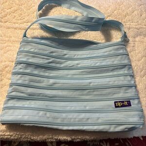 Zip It Light Blue crossbody Women's Bag